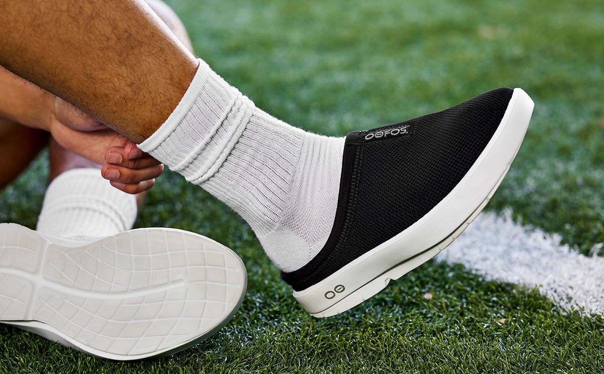 Oofos OOcoozie Sport Mule Pantoffels Heren Wit Zwart | WA8342167