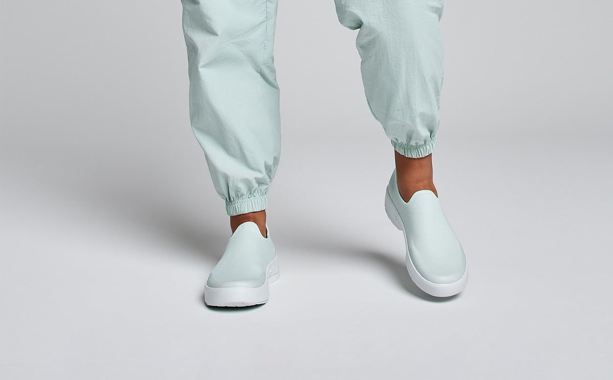 Oofos OOmg eeZee Low Shoe Schoenen Dames Wit | FP6132947